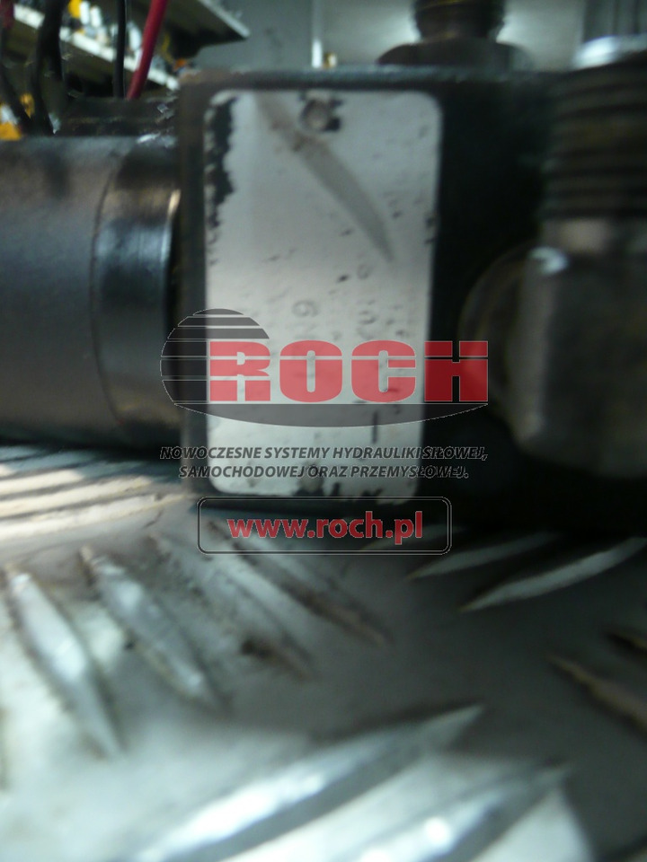 ROZDZIELACZ DO VOLVO - 6 SEKCYJNY + 28 VDC + 24 VDC - Хидравличен клапан: снимка 1 ROZDZIELACZ DO VOLVO - 6 SEKCYJNY + 28 VDC + 24 VDC - Хидравличен клапан: снимка 1