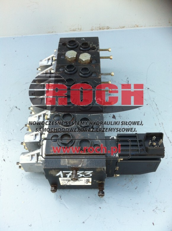 SAUER DANFOSS PVG32 11017977 11017977..2607D116756 - 7 SEKCYJNY 24VDC 157B4228 157B6203 - Хидравличен клапан за Трошачка: снимка 1 SAUER DANFOSS PVG32 11017977 11017977..2607D116756 - 7 SEKCYJNY 24VDC 157B4228 157B6203 - Хидравличен клапан за Трошачка: снимка 1