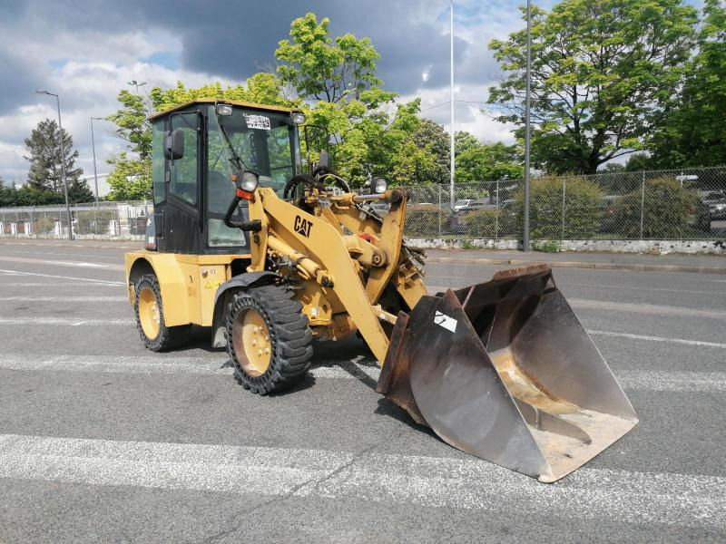 Caterpillar 904B - Колесен товарач: снимка 2 Caterpillar 904B - Колесен товарач: снимка 2