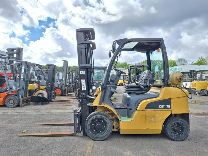 Caterpillar GP25N - Газокар: снимка 3 Caterpillar GP25N - Газокар: снимка 3