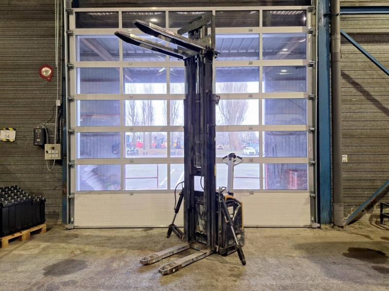 Caterpillar NSP16N - Стакер: снимка 3 Caterpillar NSP16N - Стакер: снимка 3