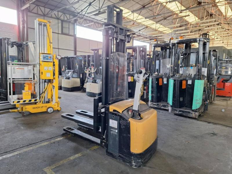 Caterpillar NSP16NI - Стакер: снимка 1 Caterpillar NSP16NI - Стакер: снимка 1