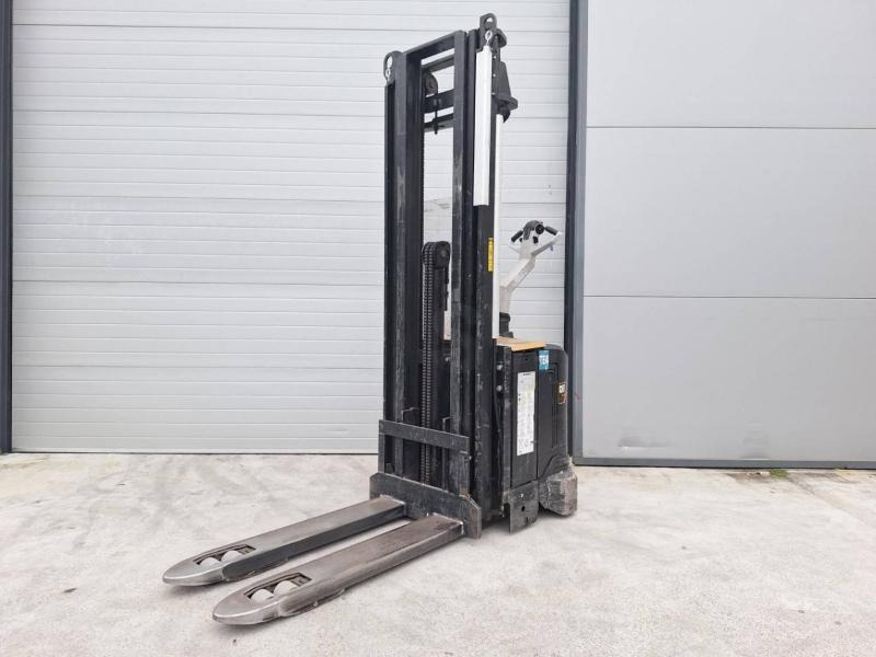 Caterpillar NSV16Ni - Стакер: снимка 1 Caterpillar NSV16Ni - Стакер: снимка 1