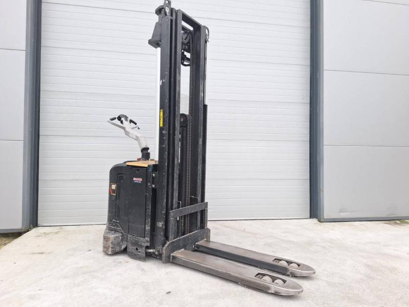 Caterpillar NSV16Ni - Стакер: снимка 2 Caterpillar NSV16Ni - Стакер: снимка 2