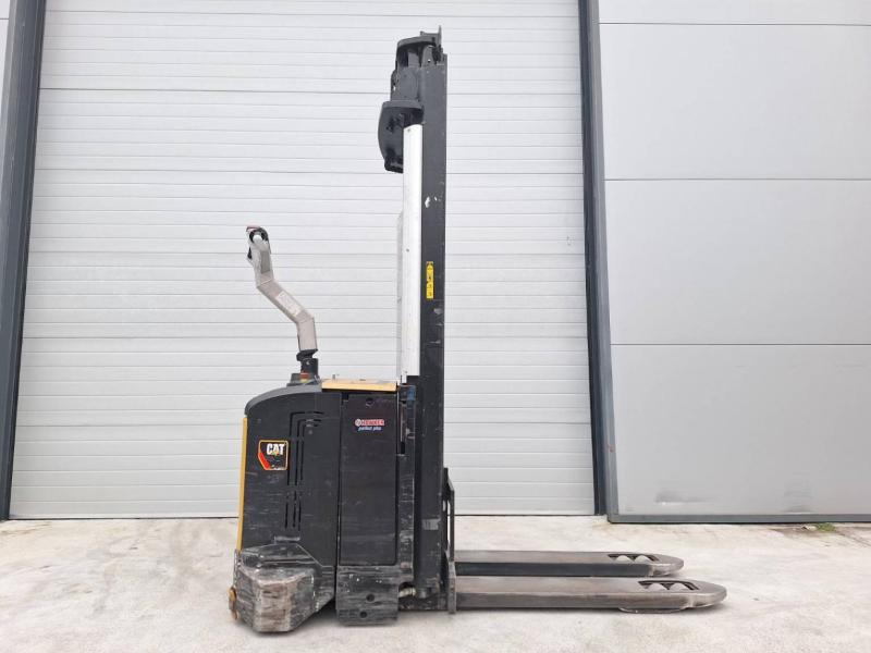 Caterpillar NSV16Ni - Стакер: снимка 3 Caterpillar NSV16Ni - Стакер: снимка 3