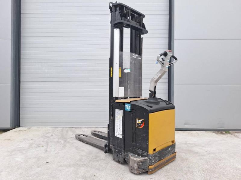 Caterpillar NSV16Ni - Стакер: снимка 5 Caterpillar NSV16Ni - Стакер: снимка 5