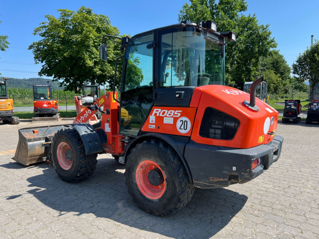 Kubota R 085, Bj 19, 1950 BH, SWE, Schaufel, Gabel - Колесен товарач: снимка 3 Kubota R 085, Bj 19, 1950 BH, SWE, Schaufel, Gabel - Колесен товарач: снимка 3