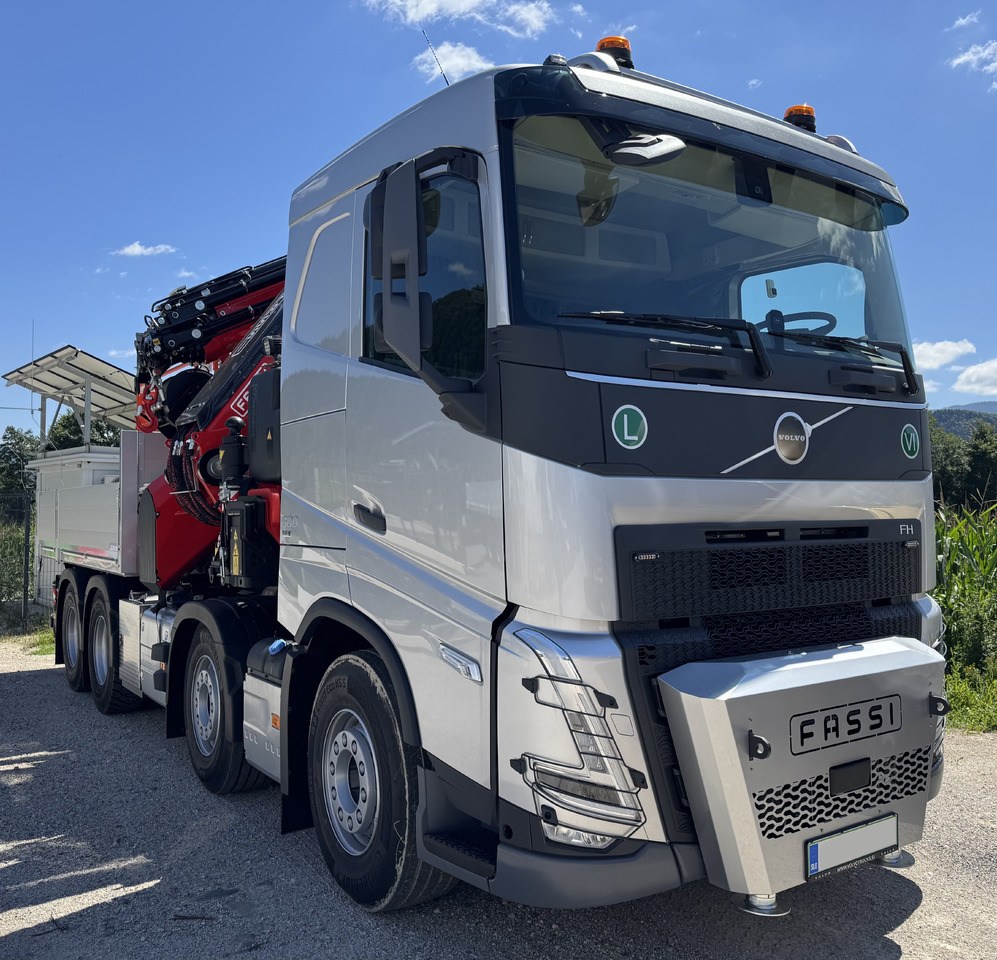 VOLVO Hiab Palfinger Fassi F1450-8 JIB-6 - Камион с кран: снимка 1 VOLVO Hiab Palfinger Fassi F1450-8 JIB-6 - Камион с кран: снимка 1