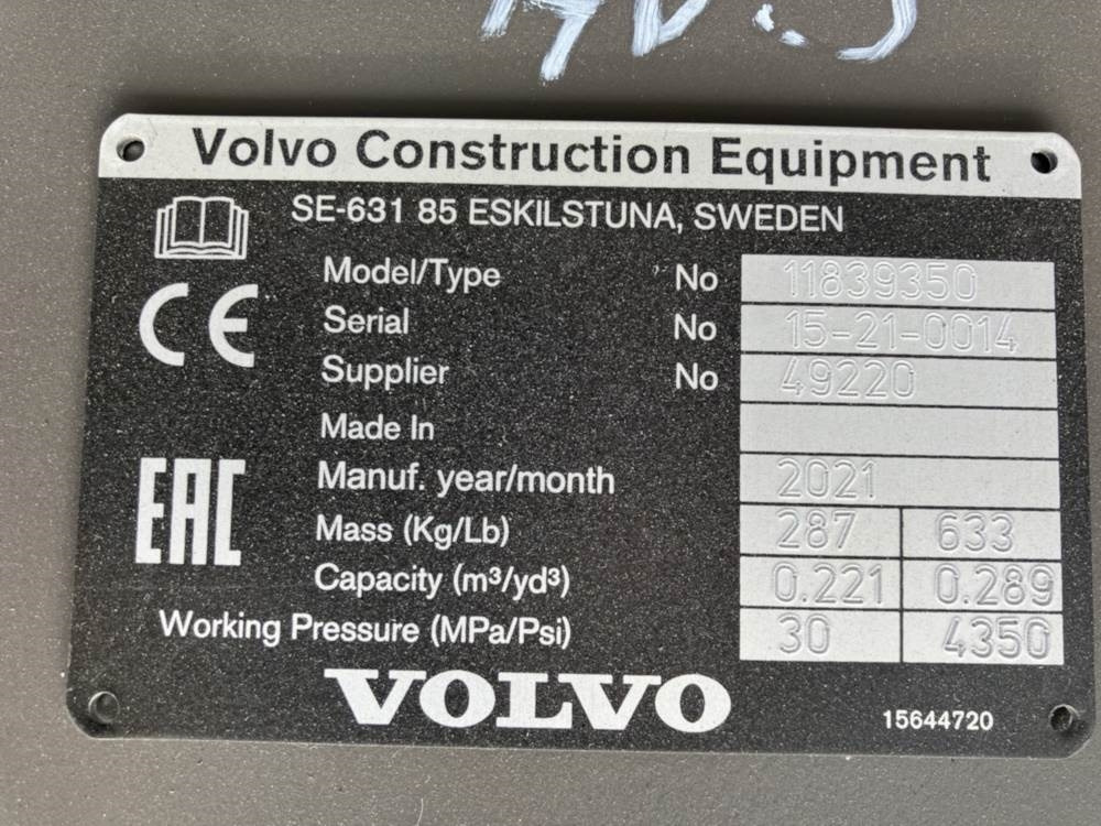 Volvo Böschungslöffel schwenkbar - Багер-товарач: снимка 4 Volvo Böschungslöffel schwenkbar - Багер-товарач: снимка 4