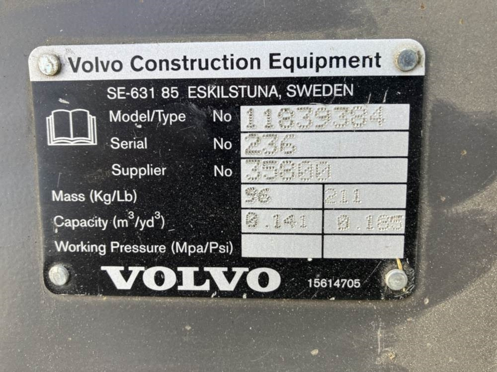 Volvo Böschungslöffel starr - Festanbau - Багер-товарач: снимка 4 Volvo Böschungslöffel starr - Festanbau - Багер-товарач: снимка 4