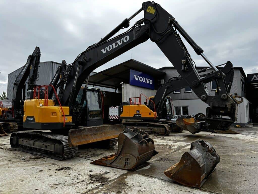 Volvo ECR235EL - Верижен багер: снимка 1 Volvo ECR235EL - Верижен багер: снимка 1