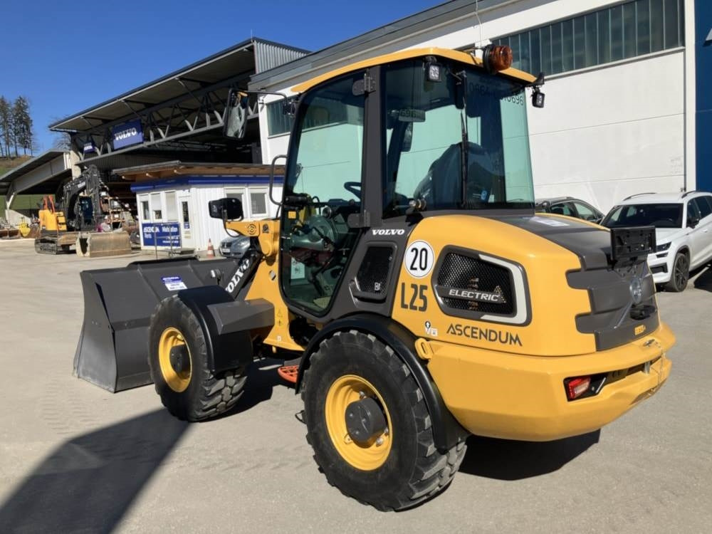 Volvo JL25H Electric - Мини челен товарач: снимка 3 Volvo JL25H Electric - Мини челен товарач: снимка 3