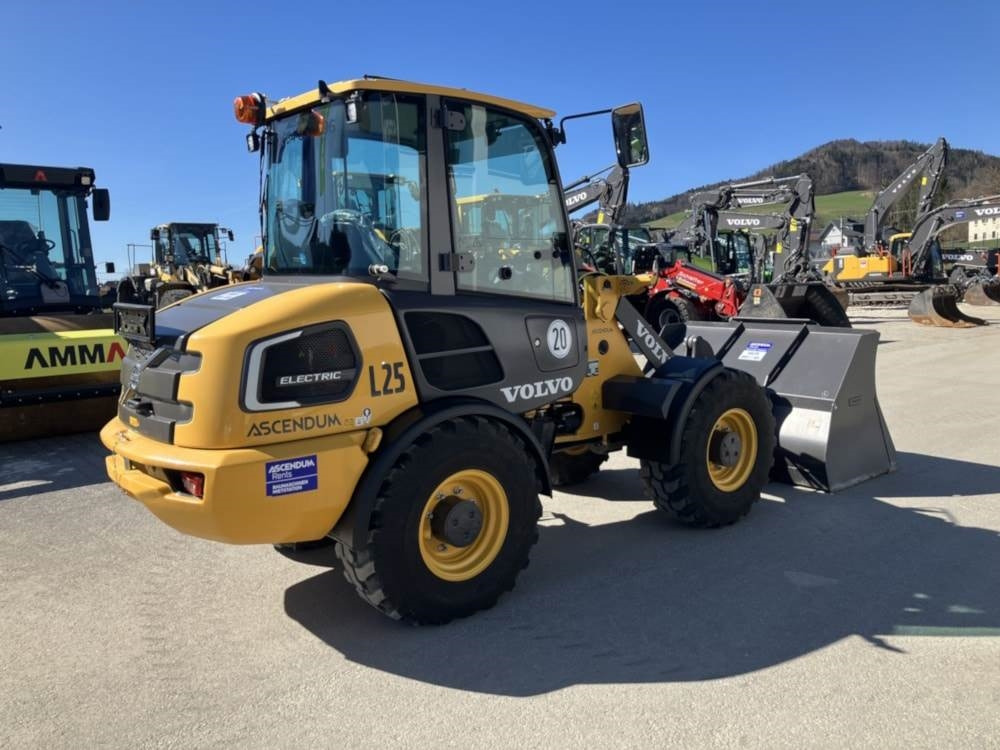 Volvo JL25H Electric - Мини челен товарач: снимка 2 Volvo JL25H Electric - Мини челен товарач: снимка 2