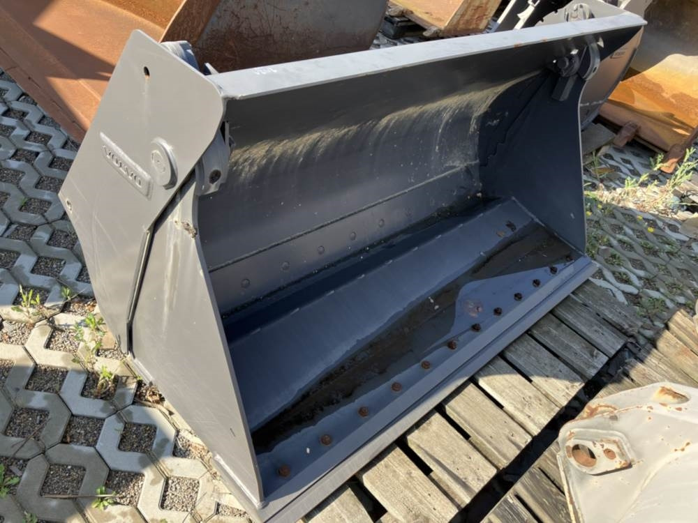Volvo Klappschaufel mit Messer -P Aufnahme - Кофа: снимка 1 Volvo Klappschaufel mit Messer -P Aufnahme - Кофа: снимка 1