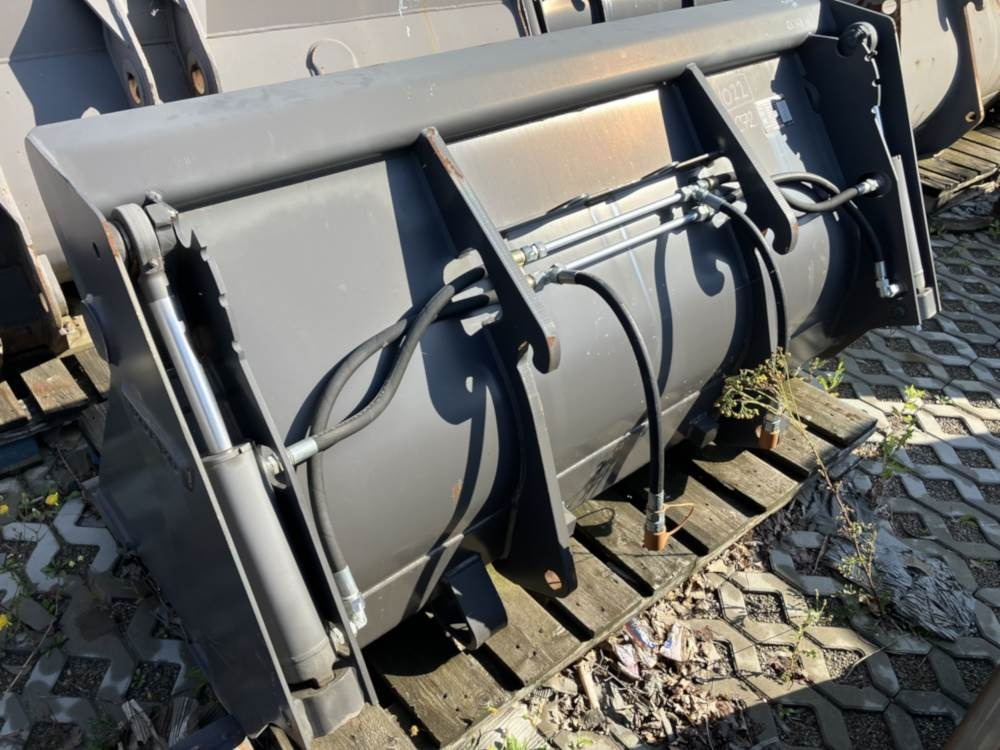 Volvo Klappschaufel mit Messer -P Aufnahme - Кофа: снимка 3 Volvo Klappschaufel mit Messer -P Aufnahme - Кофа: снимка 3