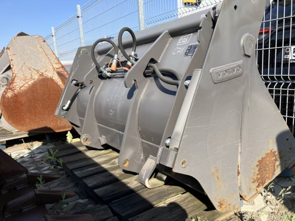 Volvo Klappschaufel mit Messer TPZ - Кофа: снимка 2 Volvo Klappschaufel mit Messer TPZ - Кофа: снимка 2