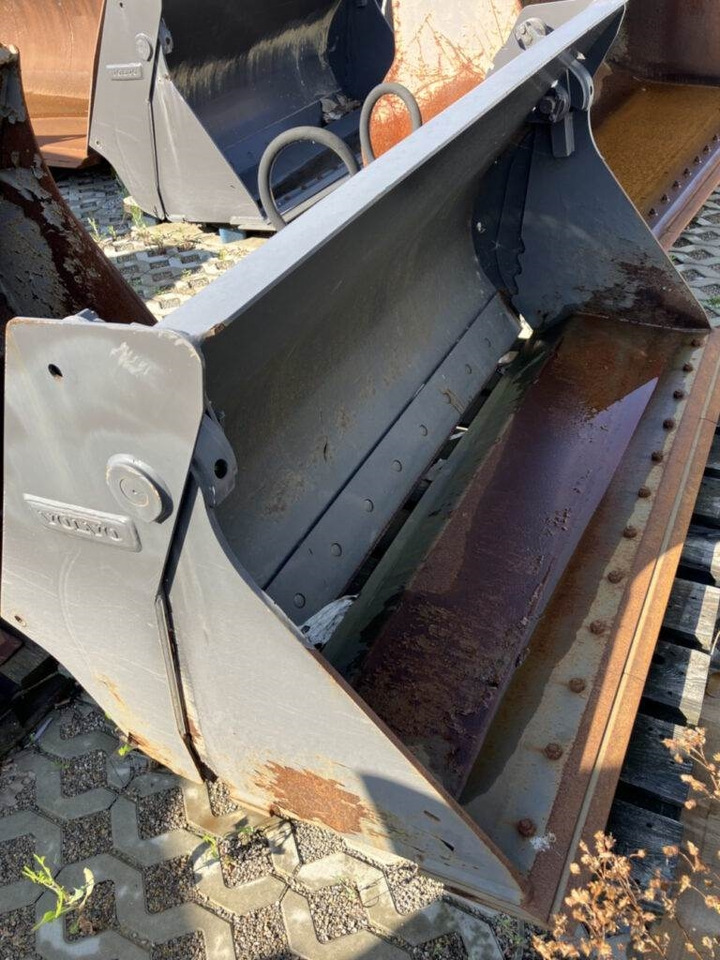 Volvo Klappschaufel mit Messer TPZ - Кофа: снимка 1 Volvo Klappschaufel mit Messer TPZ - Кофа: снимка 1