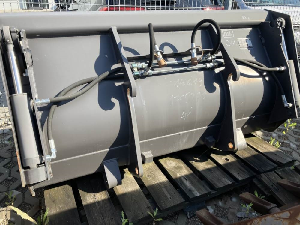 Volvo Klappschaufel mit Messer TPZ - Кофа: снимка 3 Volvo Klappschaufel mit Messer TPZ - Кофа: снимка 3