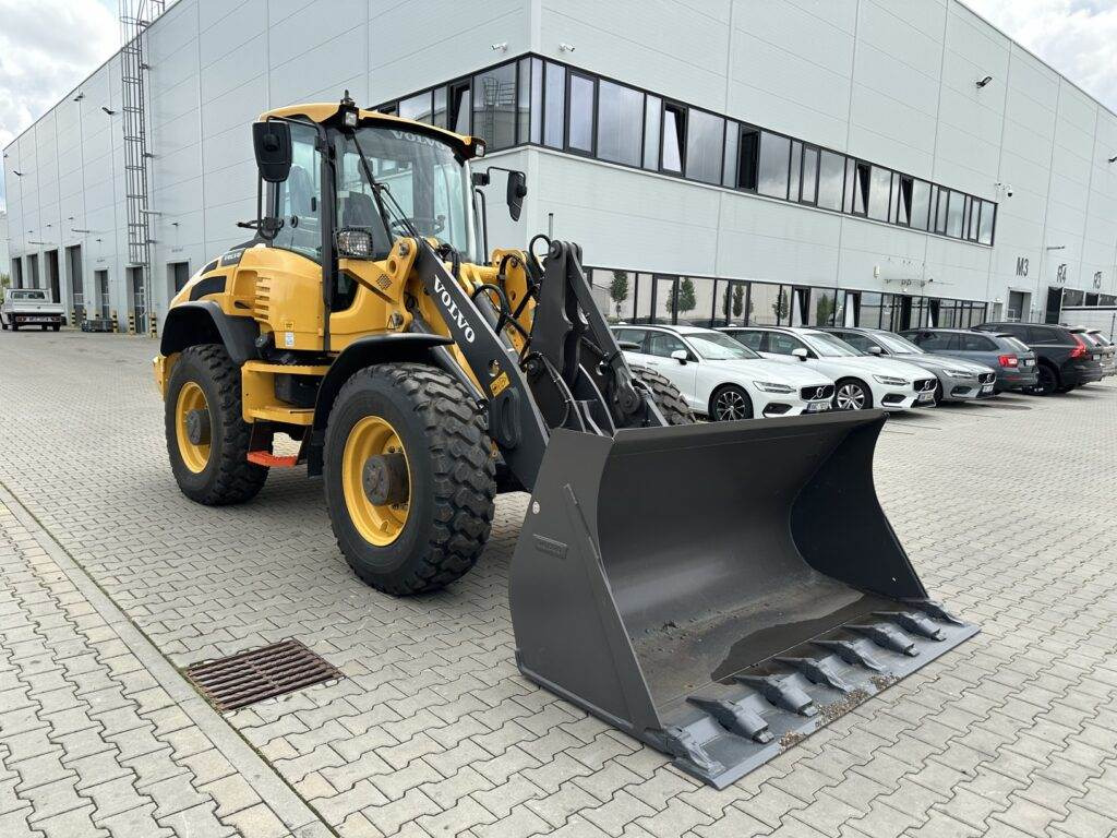 Volvo L45HS - Колесен товарач: снимка 1 Volvo L45HS - Колесен товарач: снимка 1