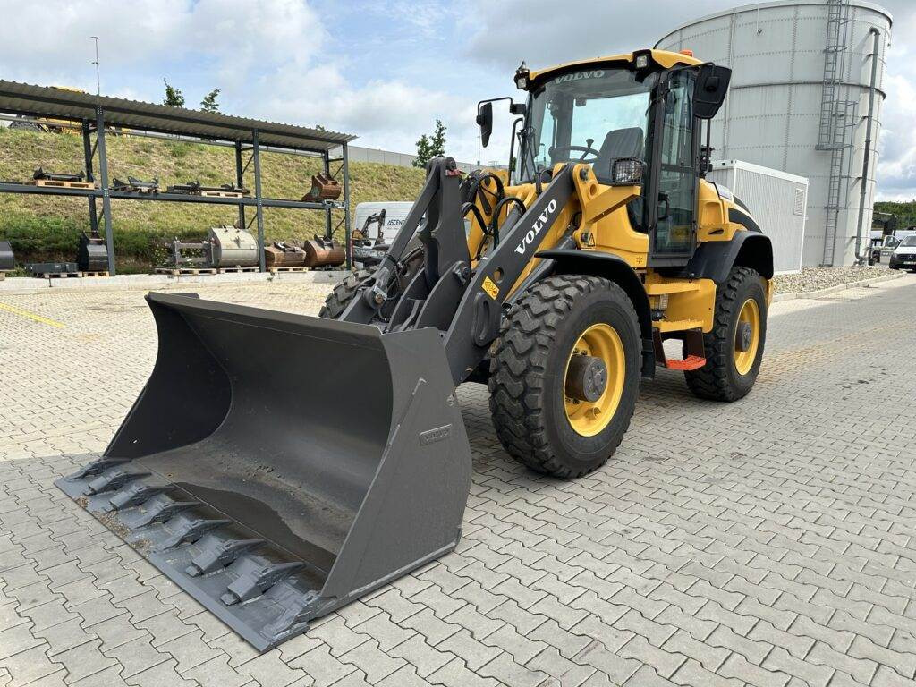 Volvo L45HS - Колесен товарач: снимка 4 Volvo L45HS - Колесен товарач: снимка 4