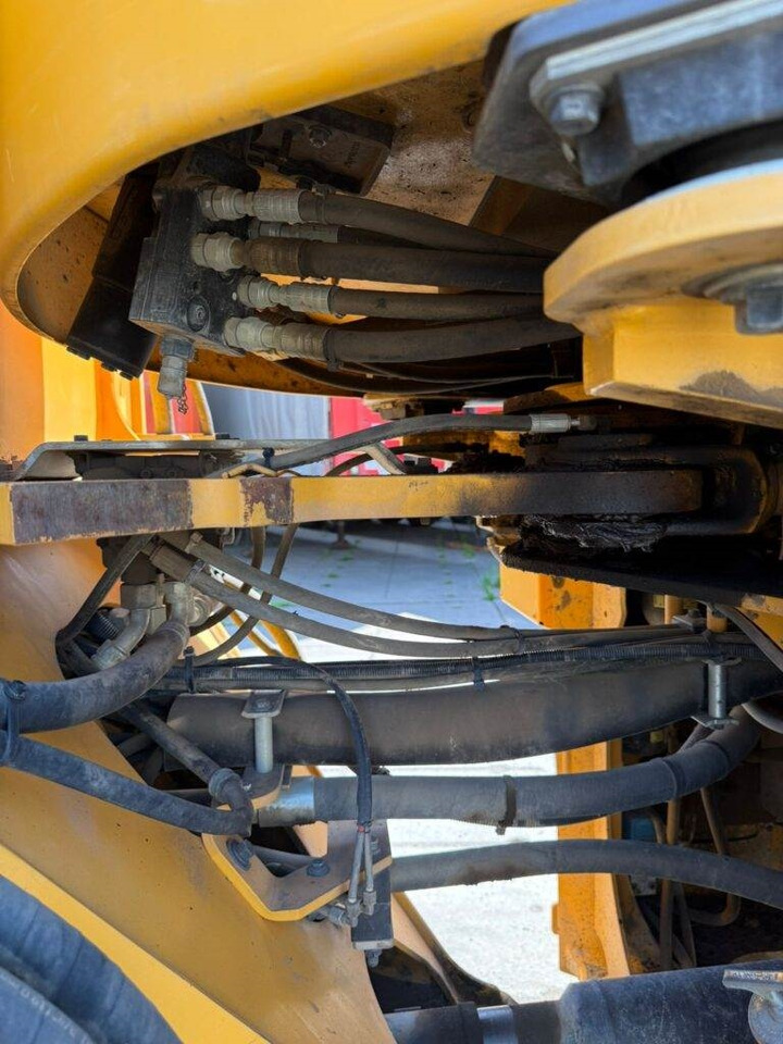 Колесен товарач Volvo L60H: снимка 10