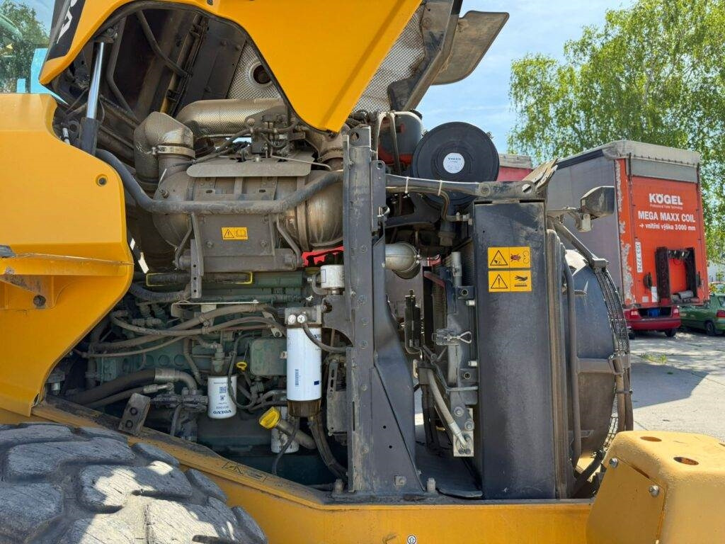 Колесен товарач Volvo L60H: снимка 9