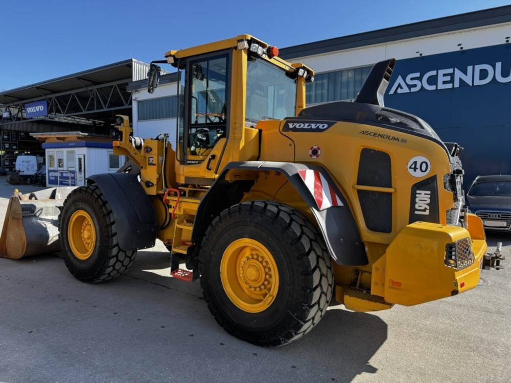 Volvo L90H - Колесен товарач: снимка 2 Volvo L90H - Колесен товарач: снимка 2