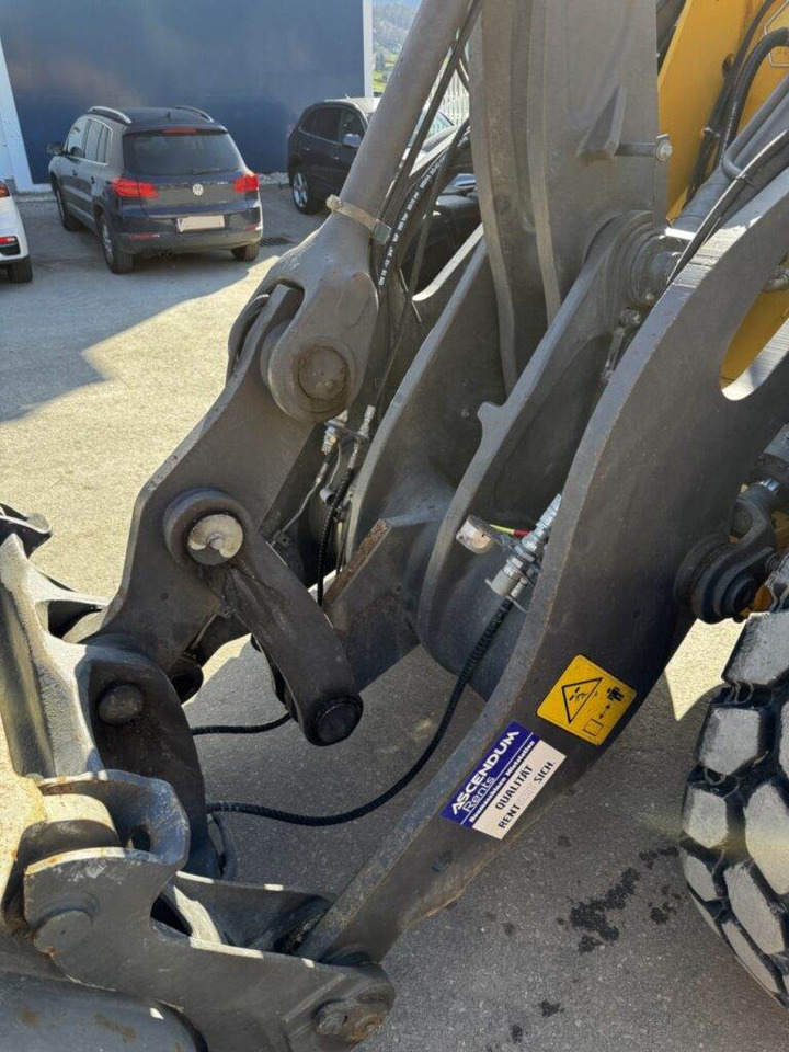 Колесен товарач Volvo L90H: снимка 6