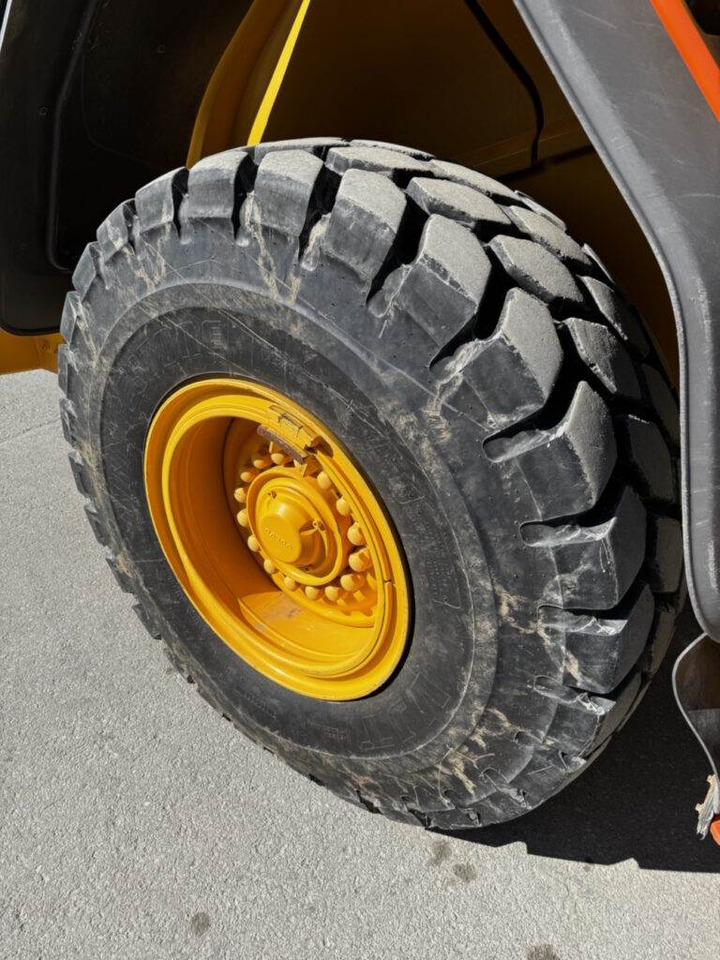 Колесен товарач Volvo L90H: снимка 9