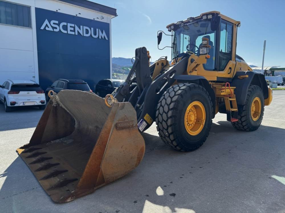 Volvo L90H - Колесен товарач: снимка 4 Volvo L90H - Колесен товарач: снимка 4