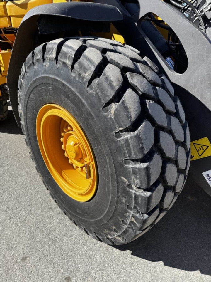 Колесен товарач Volvo L90H: снимка 11
