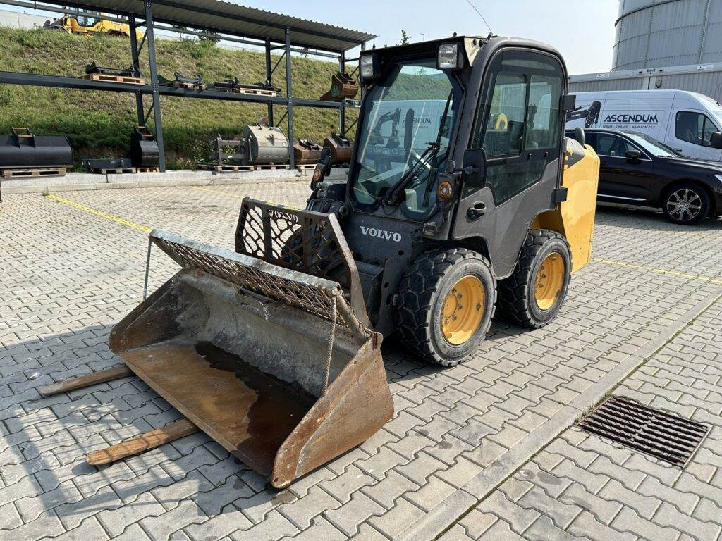 Volvo MC70C - Мини челен товарач: снимка 4 Volvo MC70C - Мини челен товарач: снимка 4