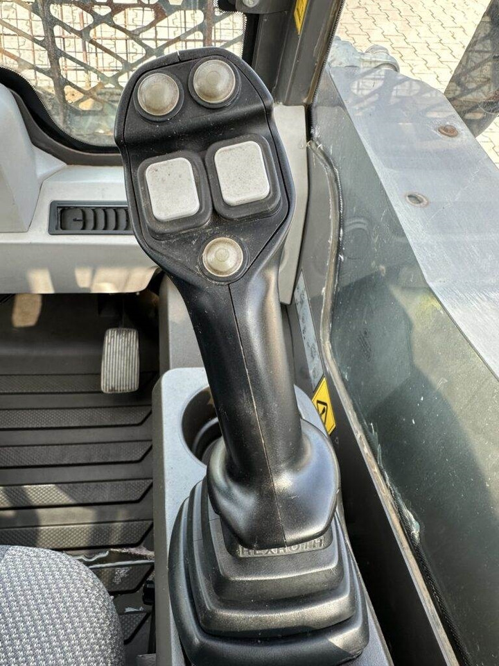 Мини челен товарач Volvo MC70C: снимка 19