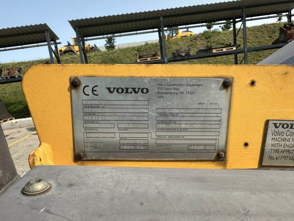 Мини челен товарач Volvo MC70C: снимка 21