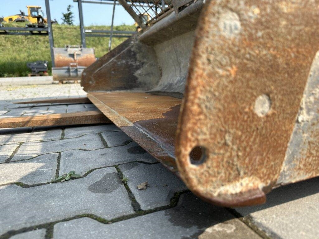 Мини челен товарач Volvo MC70C: снимка 15