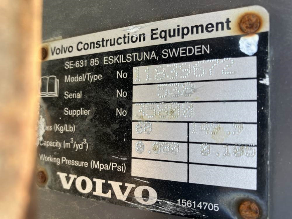 Volvo Tieflöffel mit Zähne - Festanbau - Багер-товарач: снимка 4 Volvo Tieflöffel mit Zähne - Festanbau - Багер-товарач: снимка 4