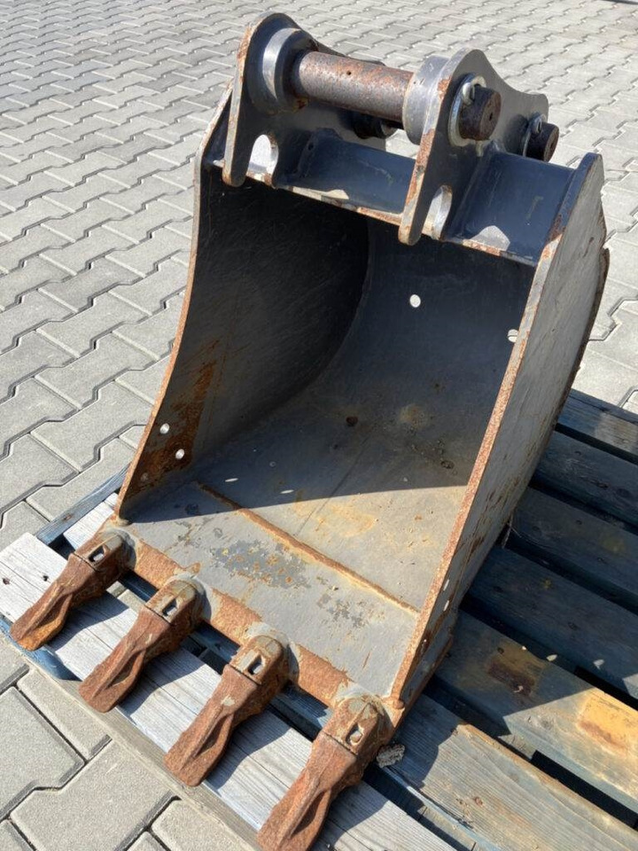 Volvo Tieflöffel mit Zähne - Festanbau - Багер-товарач: снимка 1 Volvo Tieflöffel mit Zähne - Festanbau - Багер-товарач: снимка 1