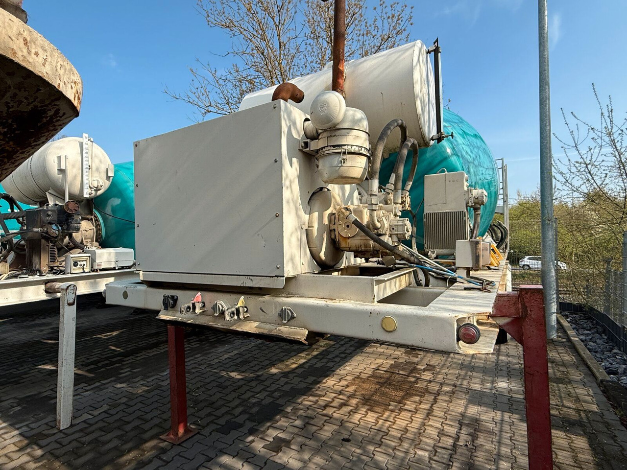 Betonmischer-Auflieger Stetter 10 m³ mit Motor - Бетоновоз: снимка 4 Betonmischer-Auflieger Stetter 10 m³ mit Motor - Бетоновоз: снимка 4