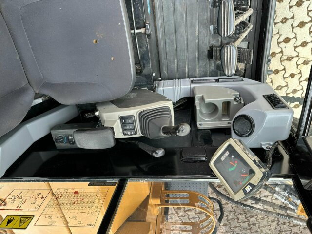 CAT Bagger 306 E2 Minibagger Kettenbagger 270 H - Верижен багер: снимка 3 CAT Bagger 306 E2 Minibagger Kettenbagger 270 H - Верижен багер: снимка 3