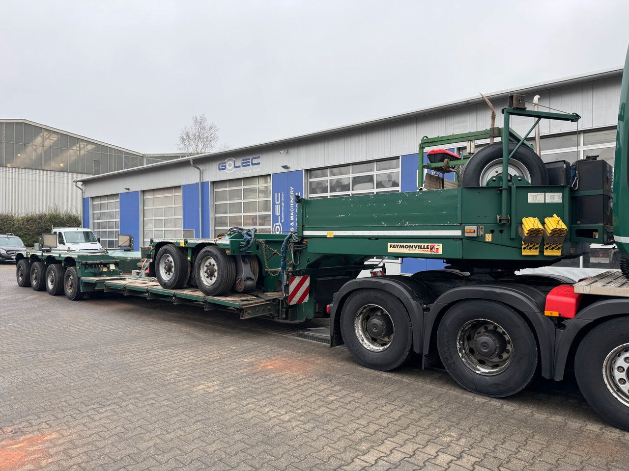 Faymonville STBZ-6VA Tieflader 4+2 Achse + Schwerlast *83 T - Нискорамна площадка полуремарке: снимка 3 Faymonville STBZ-6VA Tieflader 4+2 Achse + Schwerlast *83 T - Нискорамна площадка полуремарке: снимка 3