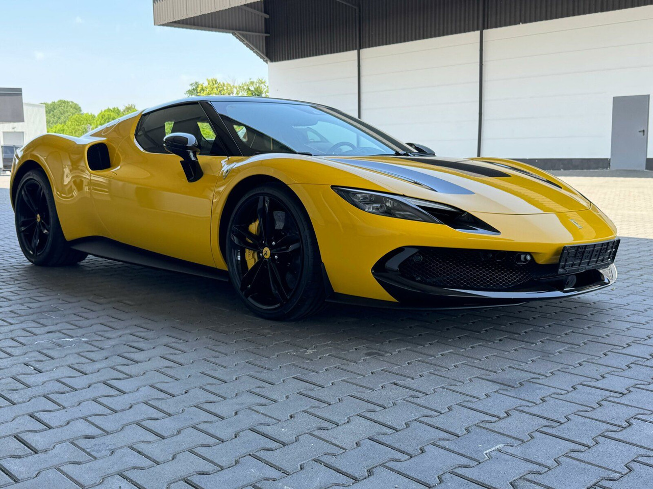 Ferrari 296 GTB Coupe - Лек автомобил: снимка 1 Ferrari 296 GTB Coupe - Лек автомобил: снимка 1