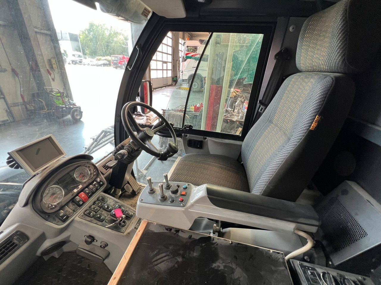 Лизинг на  Hako Citymaster CM 2200 Kehrmaschine 2 m³ Hako Citymaster CM 2200 Kehrmaschine 2 m³: снимка 8