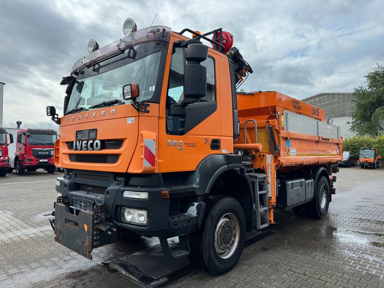 Iveco TRAKKER Kipper Kran TEREX 85.2 Winterdienst - Самосвал камион, Камион с кран: снимка 2 Iveco TRAKKER Kipper Kran TEREX 85.2 Winterdienst - Самосвал камион, Камион с кран: снимка 2