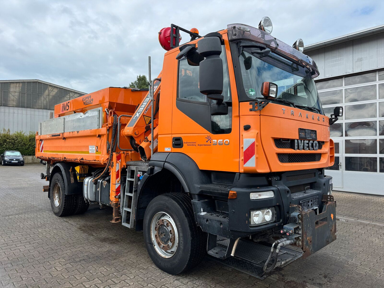 Iveco TRAKKER Kipper Kran TEREX 85.2 Winterdienst - Самосвал камион, Камион с кран: снимка 1 Iveco TRAKKER Kipper Kran TEREX 85.2 Winterdienst - Самосвал камион, Камион с кран: снимка 1