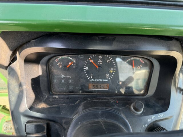 John Deere 3520 Kommunaltrak. Frontkraftheber Kuppeldreieck - Трактор за комунални дейности: снимка 3 John Deere 3520 Kommunaltrak. Frontkraftheber Kuppeldreieck - Трактор за комунални дейности: снимка 3