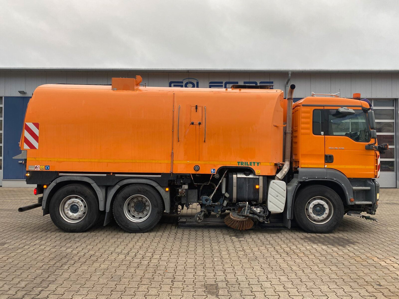 MAN TGA 26.430 6x2-2 LL - Шаси кабина: снимка 2 MAN TGA 26.430 6x2-2 LL - Шаси кабина: снимка 2