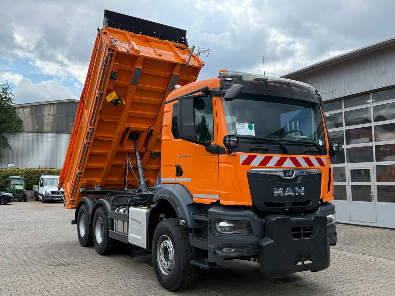 MAN TGS 33.440 6x4 Kipper MEILLER Bordmatik Frontpl. - Самосвал камион: снимка 4 MAN TGS 33.440 6x4 Kipper MEILLER Bordmatik Frontpl. - Самосвал камион: снимка 4