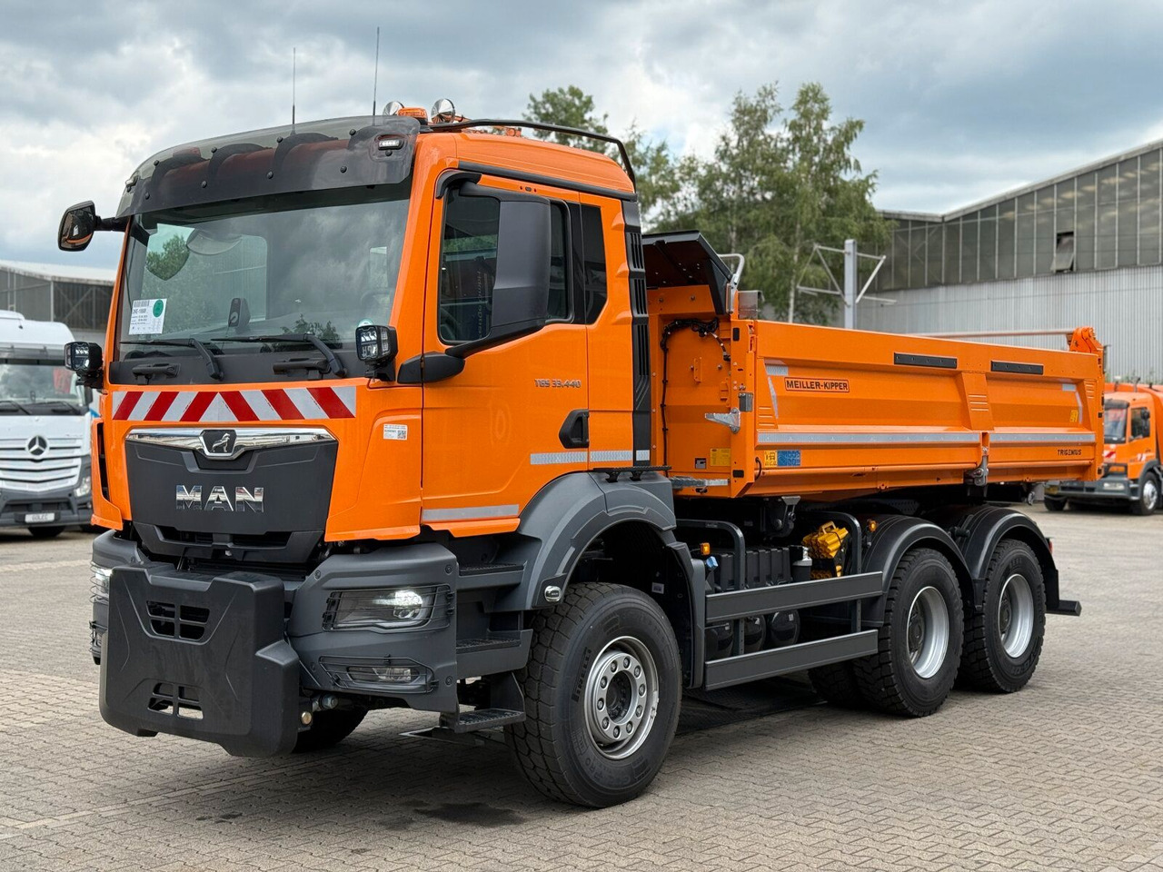 MAN TGS 33.440 6x4 Kipper MEILLER Bordmatik Frontpl. - Самосвал камион: снимка 1 MAN TGS 33.440 6x4 Kipper MEILLER Bordmatik Frontpl. - Самосвал камион: снимка 1
