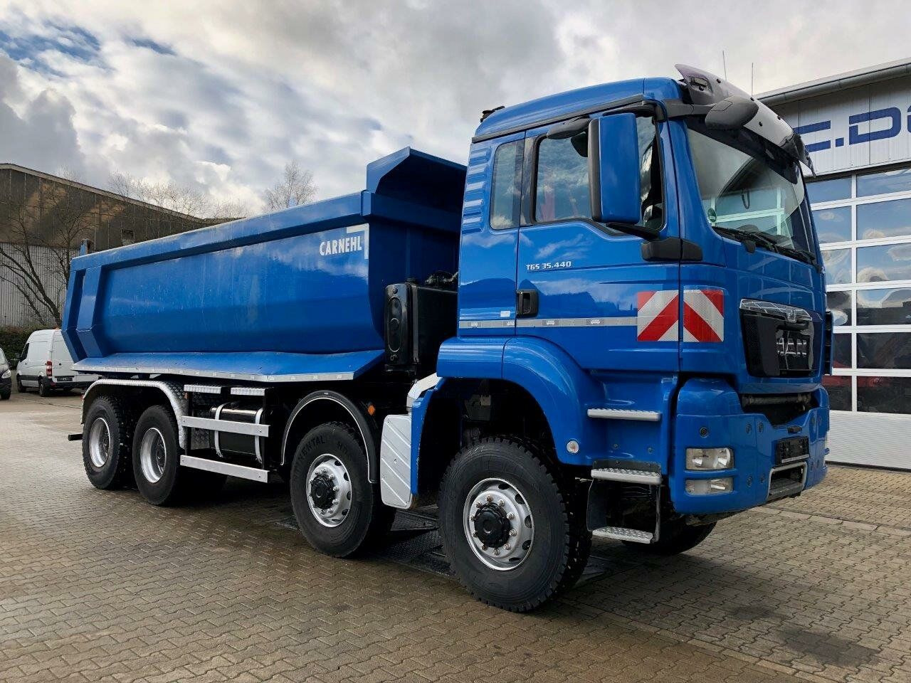 MAN TGS 35.440 8x8 Euro 5 Muldenkipper Carnehl 17m3 - Самосвал камион: снимка 1 MAN TGS 35.440 8x8 Euro 5 Muldenkipper Carnehl 17m3 - Самосвал камион: снимка 1