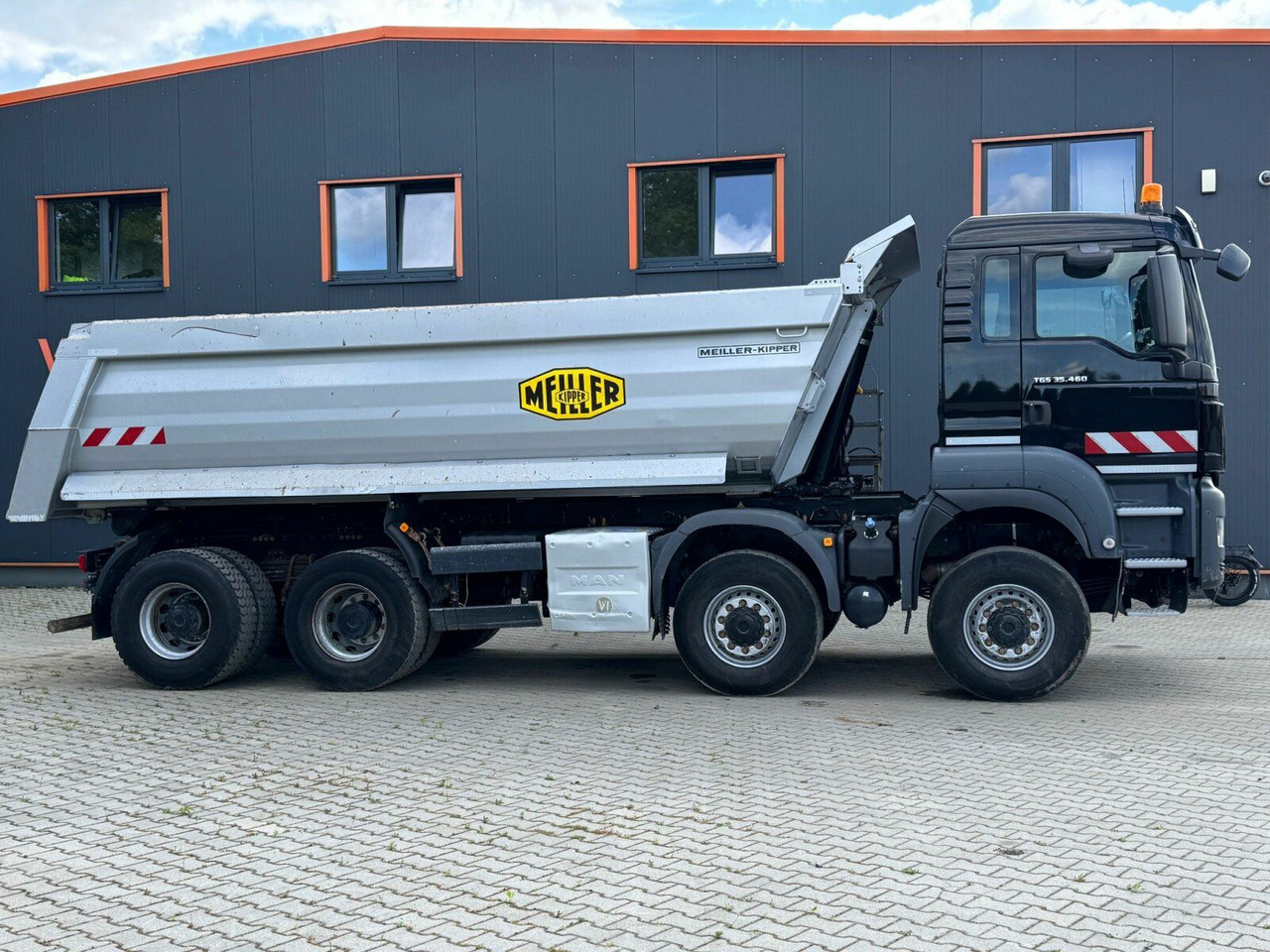 MAN TGS 35.460 8x6 BB Muldenkipper Meiller - Мултилифт за контейнери камион: снимка 4 MAN TGS 35.460 8x6 BB Muldenkipper Meiller - Мултилифт за контейнери камион: снимка 4